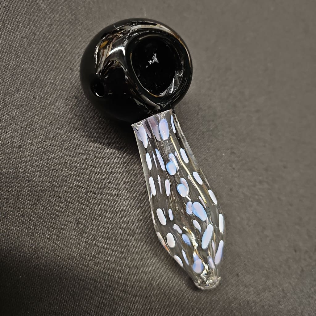 Black and clear borosilicate glass pipe for superior smoking experience with 6polkadot glass spoon