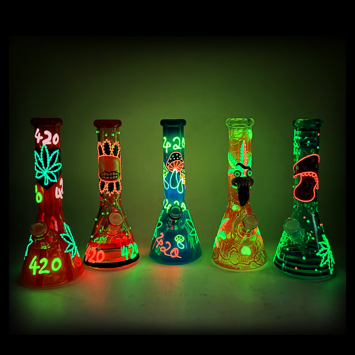 10-Inch Glow-in-the-Dark Beaker Water Pipe