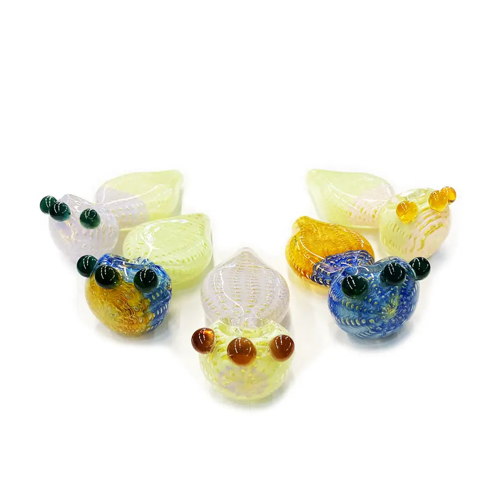 Happy fumes glass snail figurines with colorful patterns and bead eyes for slime color hand pipe