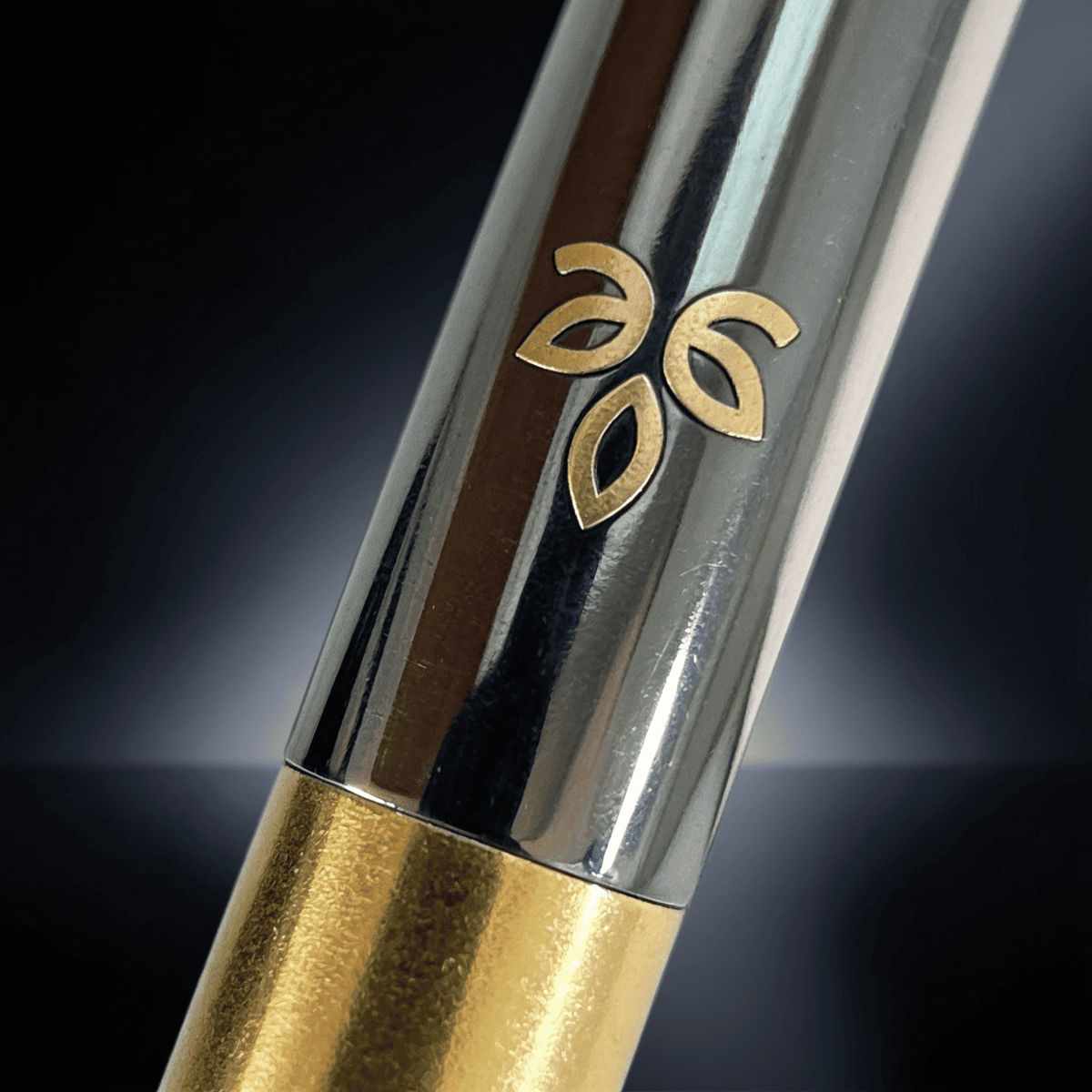 X7 - Smoke Filtering Smell Proof One-Hitter Pipe