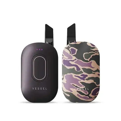 Vessel Compass cartridge battery: black and purple camo chargers