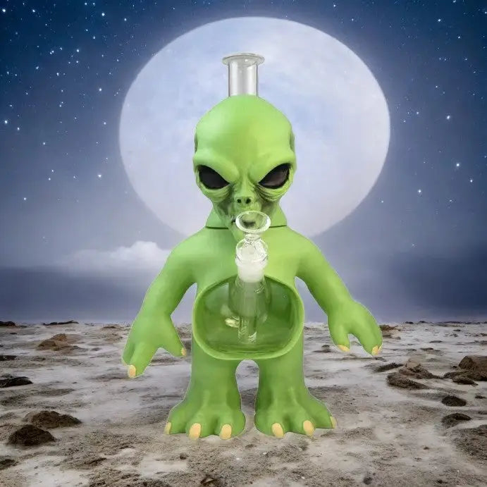 12 inch Vinyl Alien water pipe with green alien design and clear bowl