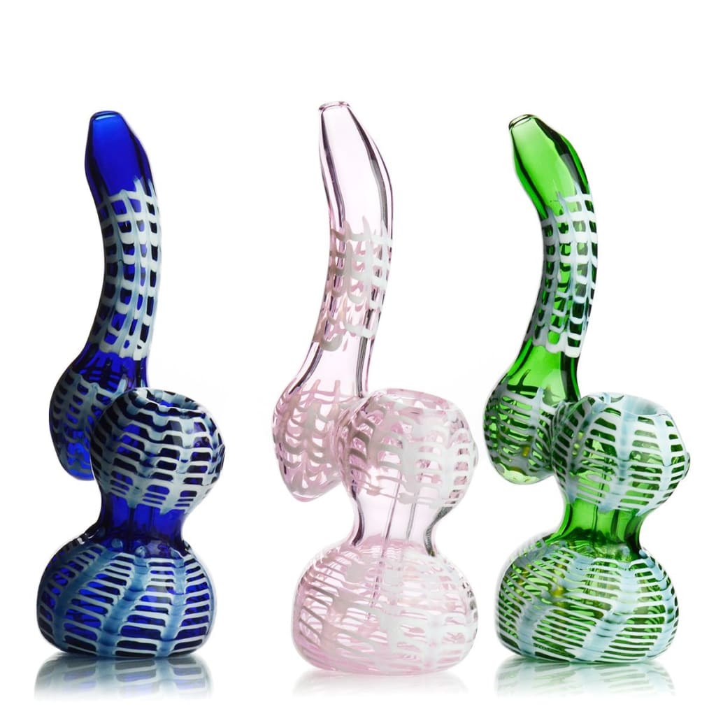 High-quality borosilicate bubbler water pipes with intricate colorful lattice designs