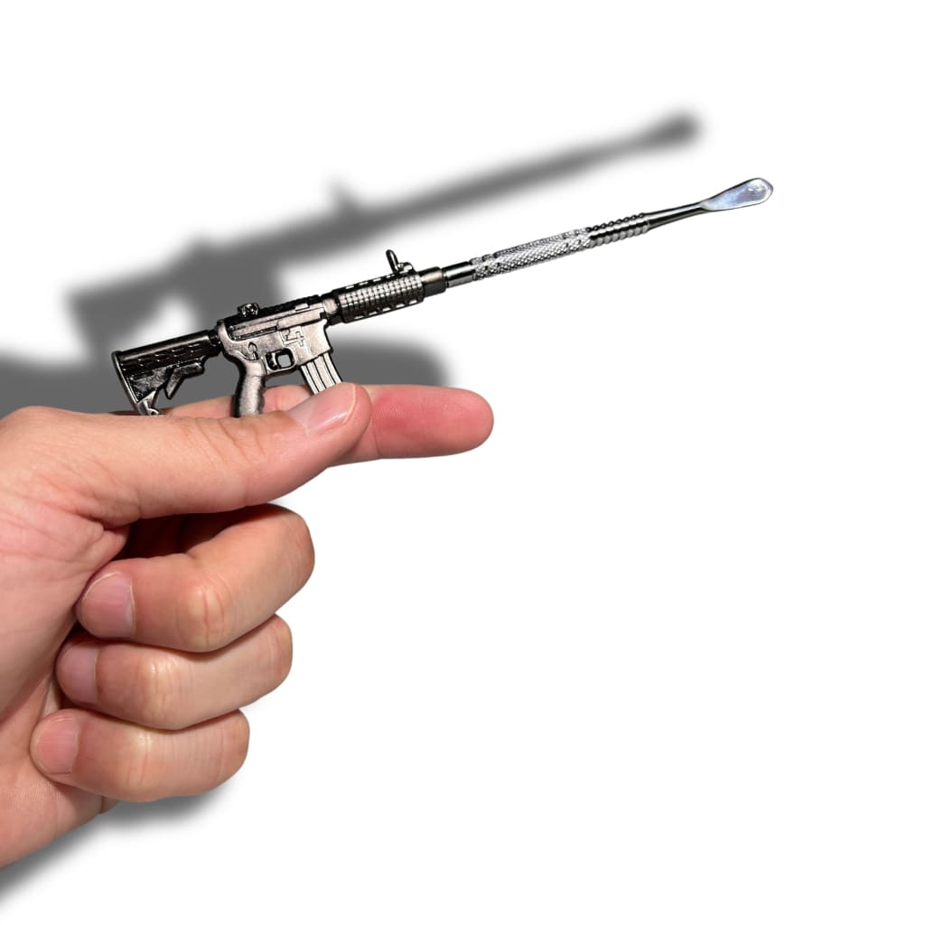 Perfect tool for dabbing: Durable metal wax handler combines assault rifle and cotton swab