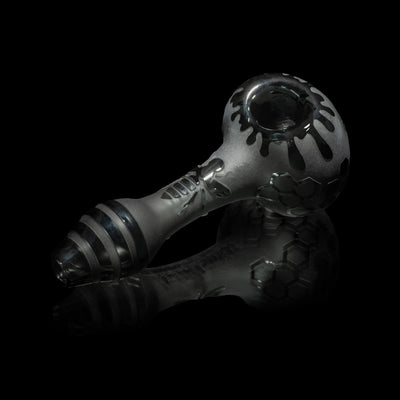 Compact Bee Hive Smoke Hand Pipe for Smooth Herbal Sessions