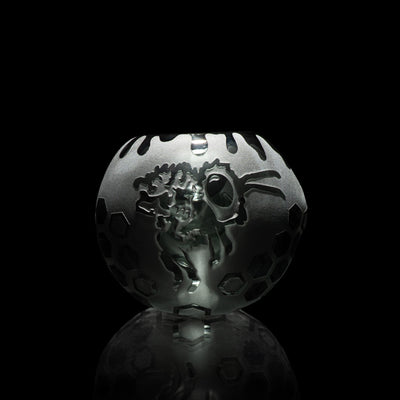 Compact Bee Hive Smoke Hand Pipe for Smooth Herbal Sessions