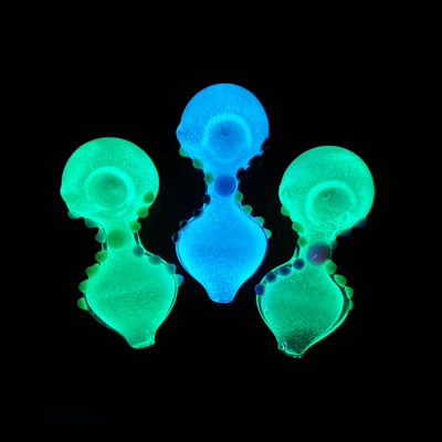 Stylized glowing glass pendants with dark pressed mouth pipe for smooth smoking experience
