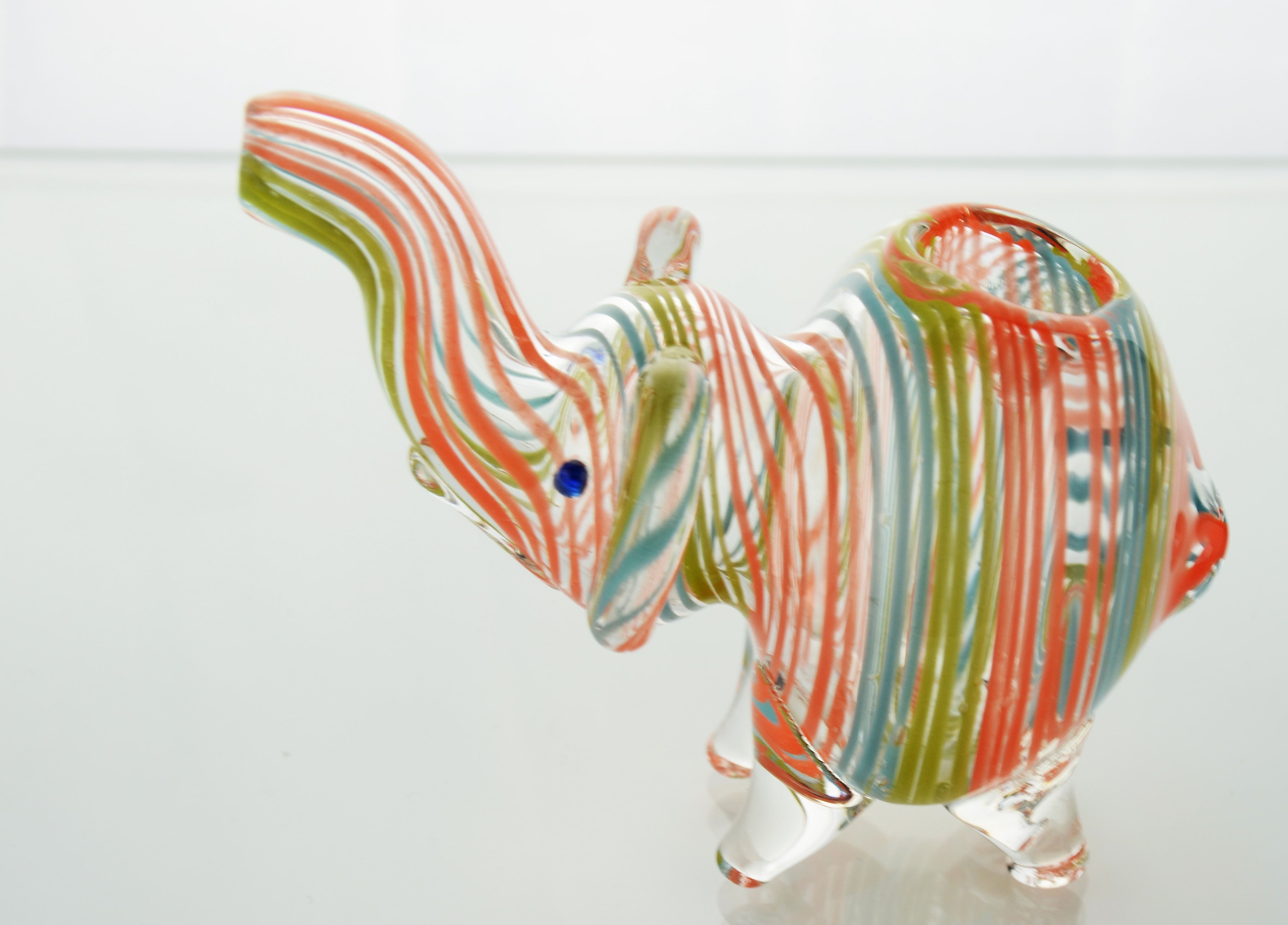 Artisan 4-inch Elephant Hand Pipe with Color Lining