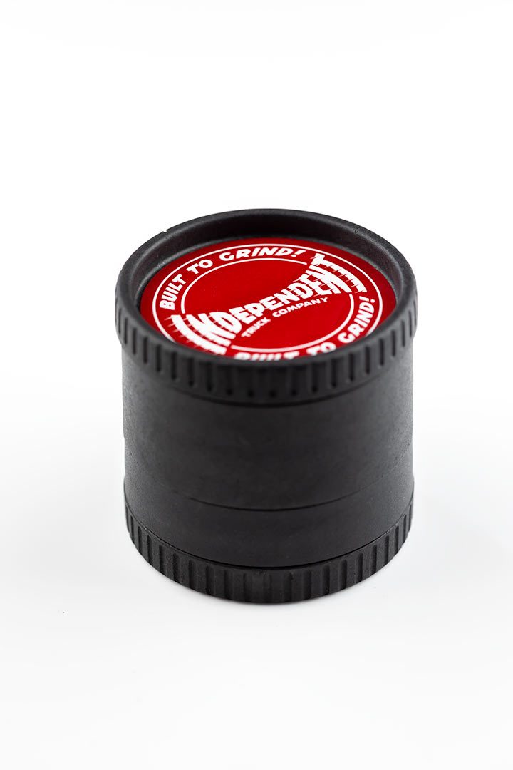 Santa Cruz Shredder Independent 4-Piece Hemp Grinder