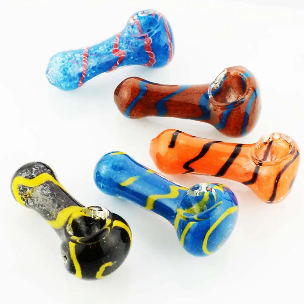 Colorful glass smoking pipes with color frit design in borosilicate glass spoon pipe