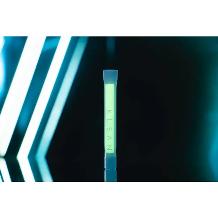 Illuminated rectangular cleaning stick from Klean White Series for heavy duty glass product cleaning