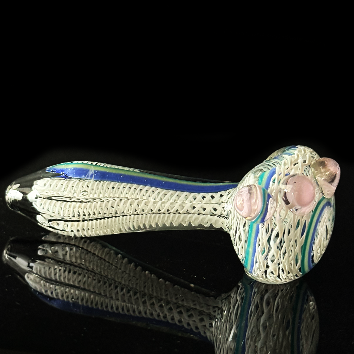 Elegant White Swirl Glass Hand Pipe