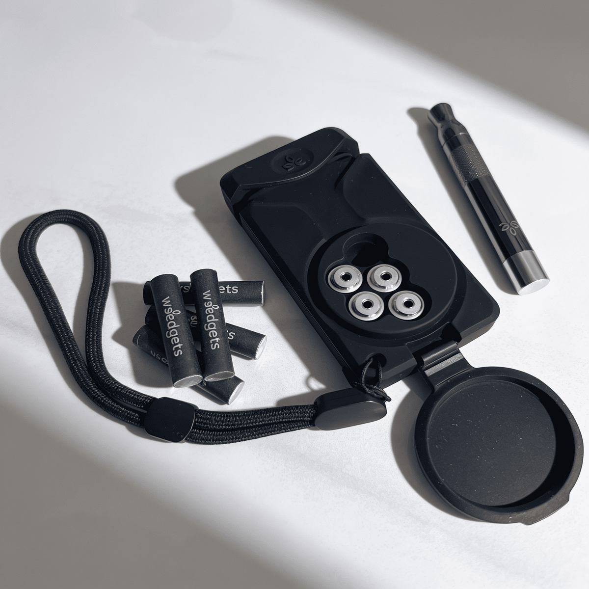 X7 - Smoke Filtering Smell Proof One-Hitter Pipe