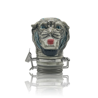 Decorative metal cat figurine with blue eyes for Ceramic Storage Jars in elegant home decor